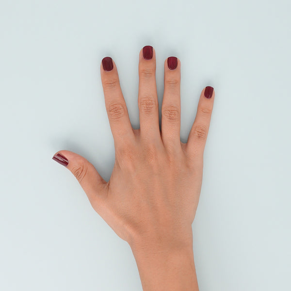 Unghie da Salone in Bordeaux: Adesivi Gel Duraturi e Semplici (Gel Nail)